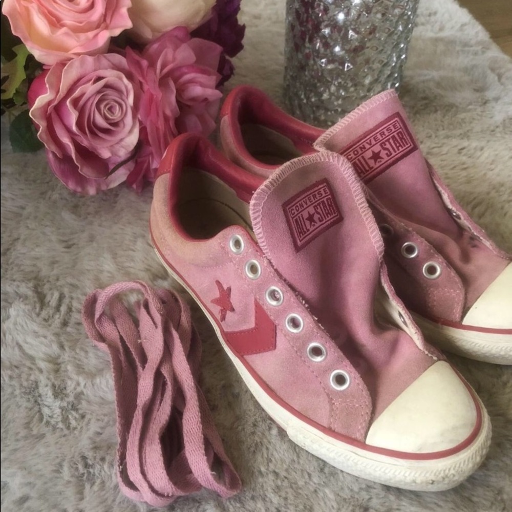 🍍 3/$25 Pink re-issue converse 💗